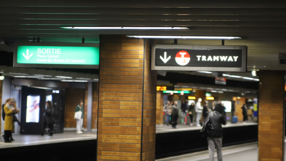 Lyon : un colis suspect a paralysé la ligne A du métro et les tramways