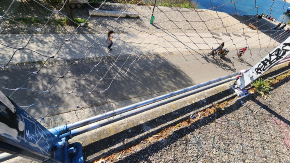 "J’en ai fait des cauchemars pendant deux jours" : sa fille de 5 ans manque de faire une terrible chute sur les quais à Lyon, il alerte la mairie