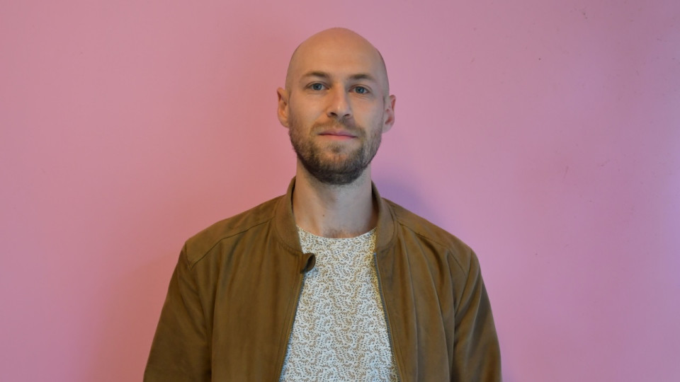 Arthur Desachy : "La montée de l'extrême droite banalise et légitime une forme de violence homophobe"