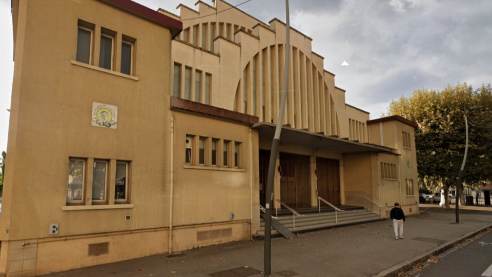 Près de Lyon : l'ouvrier tombé d'un échafaudage au marché couvert de Villefranche-sur-Saône n'a pas survécu