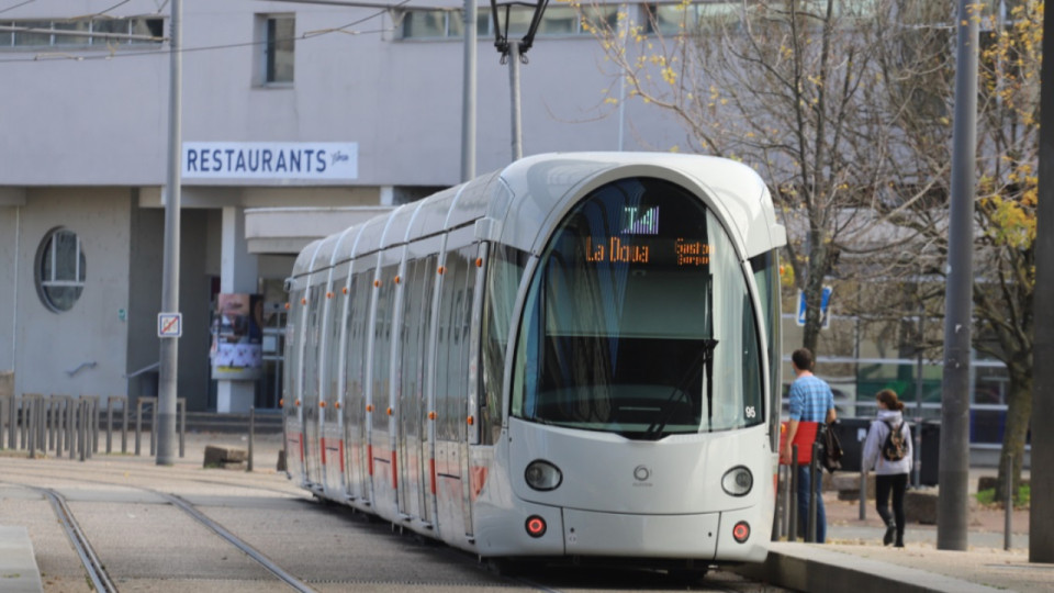 Tramway T4 à Lyon : trafic interrompu entre Jet d’eau et La Borelle suite à un accident