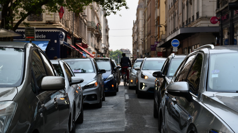 ZTL, conditions de travail : les chauffeurs VTC en colère bloquent la rue Grenette à Lyon