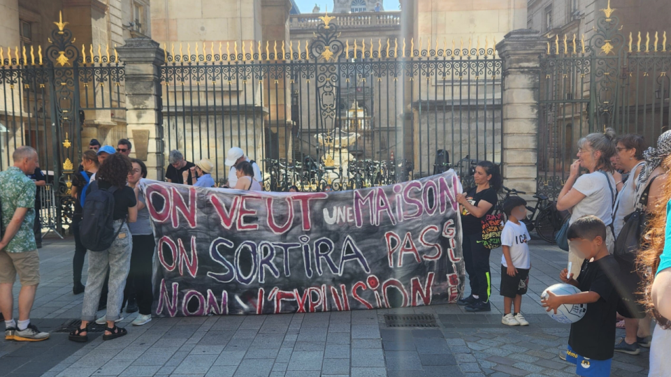"404 enfants à la rue dans l'agglomération lyonnaise" : un rassemblement prévu ce mardi devant l’Hôtel de Ville