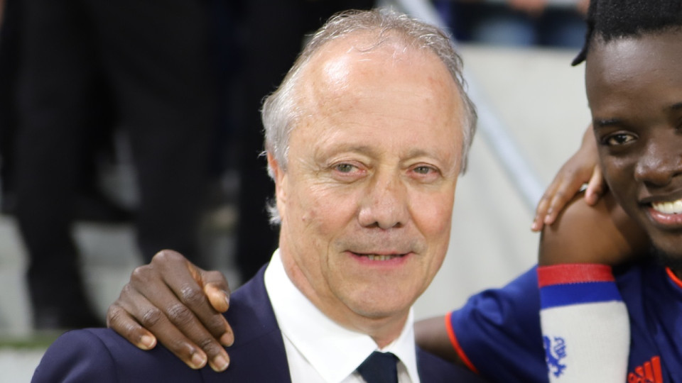 Grand buteur de l'OL et conseiller de Jean-Michel Aulas, Bernard Lacombe est d&eacute;c&eacute;d&eacute; ce mardi