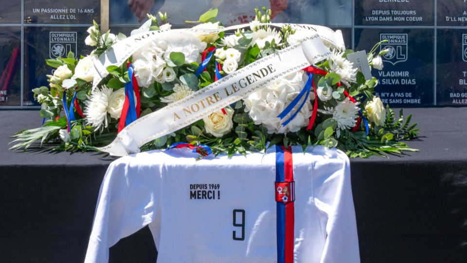 L'OL rend hommage &agrave; Bernard Lacombe sur l&rsquo;all&eacute;e des Lumi&egrave;res du Groupama Stadium