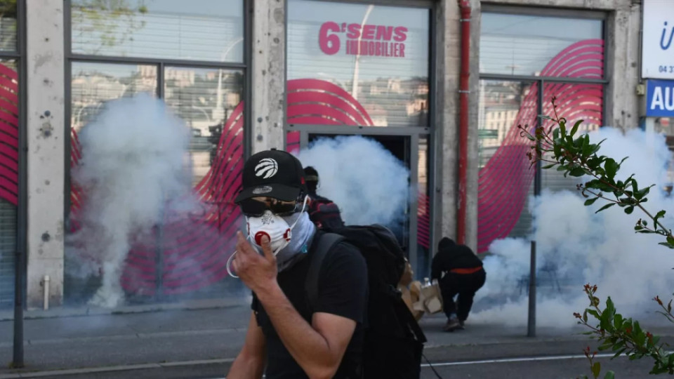 Lyon : du sursis mais une interdiction de revenir en France pour l'Italien, casseur du 1er-Mai