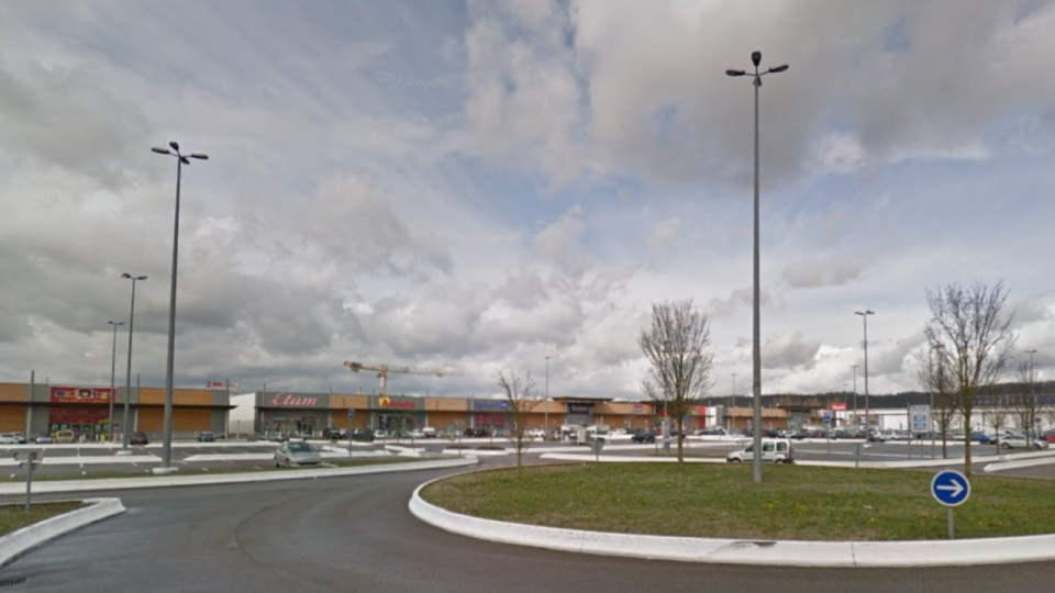 Près de Lyon : la zone commerciale de Beynost plongée dans le noir à cause de la canicule