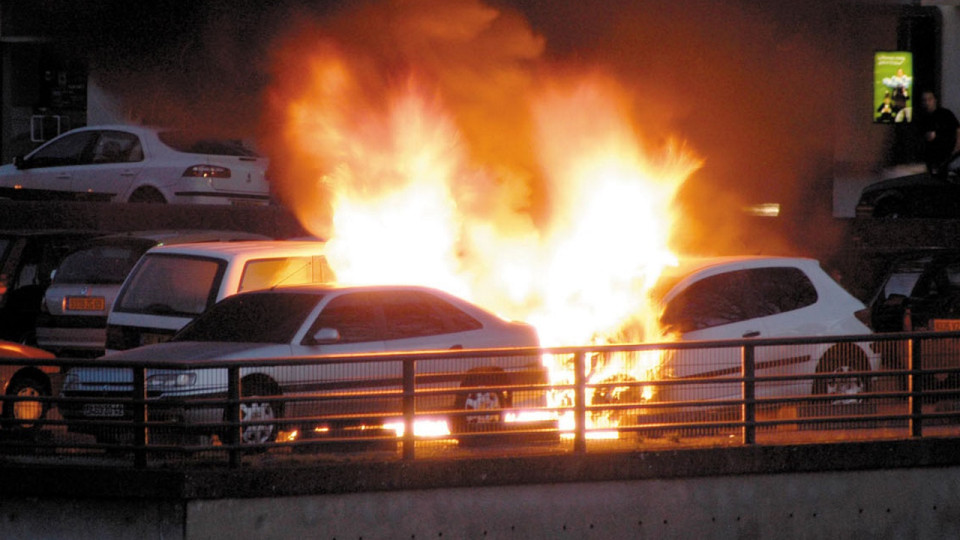 Nuit du 14 juillet à Lyon : la police prise pour cible, des véhicules incendiés