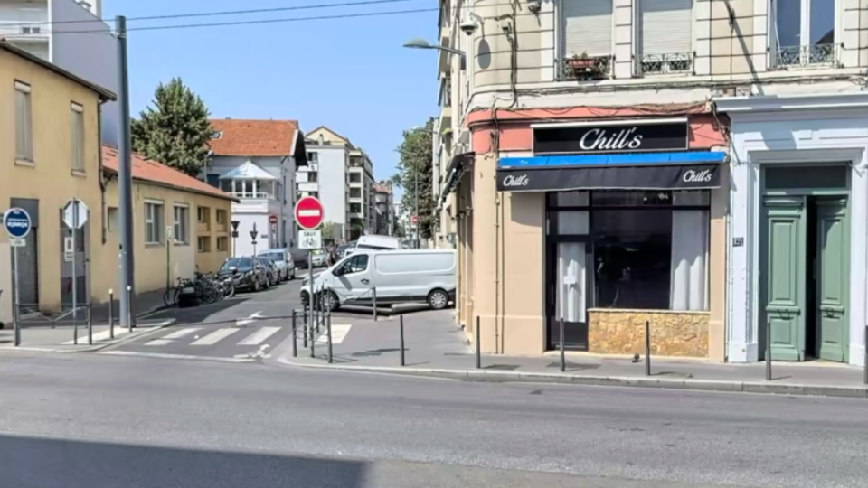 "C'est affreux, je ne reconnais plus mon quartier !" : un quinquagénaire se fait arracher sa chaîne en pleine journée à Villeurbanne