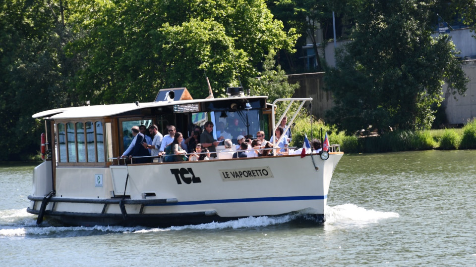 Lyon : la navette fluviale Navigône fête son 50 000e voyageur