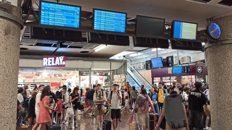 Deux personnes percutées par des trains au nord et au sud de Lyon, la pagaille à la Part-Dieu