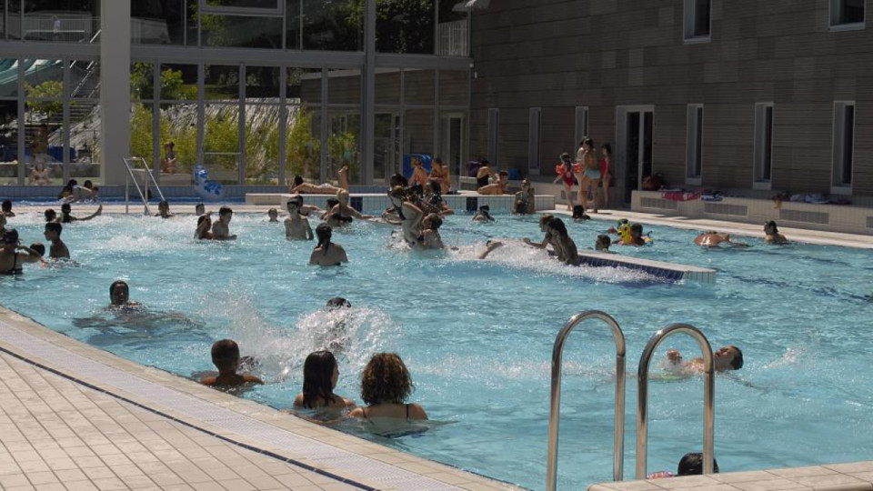 Après Oullins-Pierre-Bénite, la Ville de Caluire-et-Cuire rend sa piscine gratuite face à la canicule