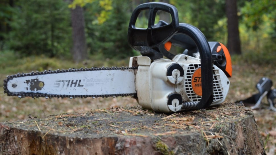Prison avec sursis pour le père qui menaçait ses fils avec une tronçonneuse près de Lyon