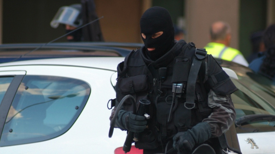 Près de Lyon : un homme armé menace de se suicider, le Raid réussit à négocier