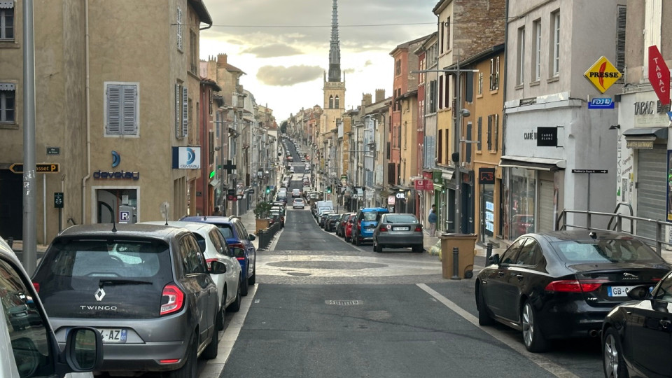 Près de Lyon : un corps retrouvé dans une célèbre artère caladoise, l'origine du décès reste un mystère