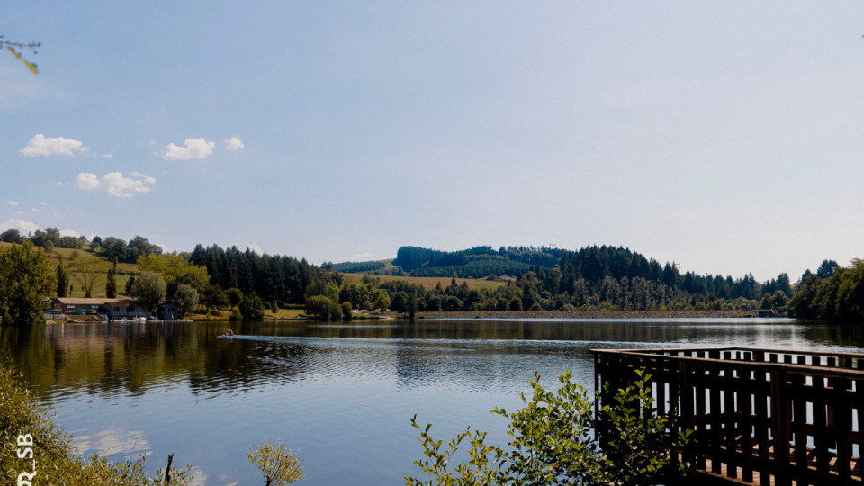 Près de Lyon : la baignade suspendue temporairement au Lac des Sapins après des analyses