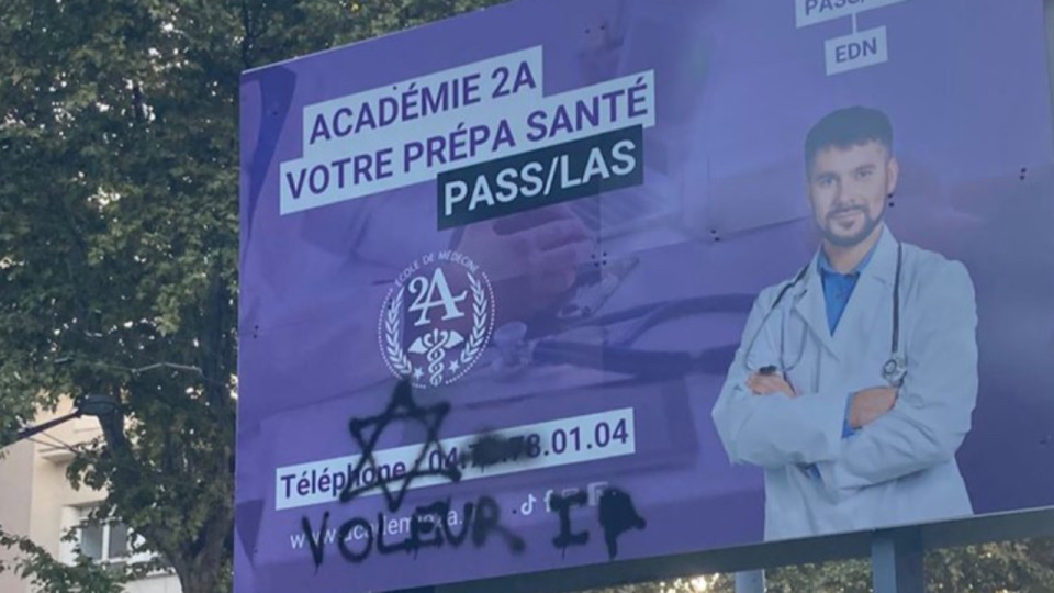 Lyon 8e : des tags antisémites découverts sur un panneau publicitaire d'une prépa