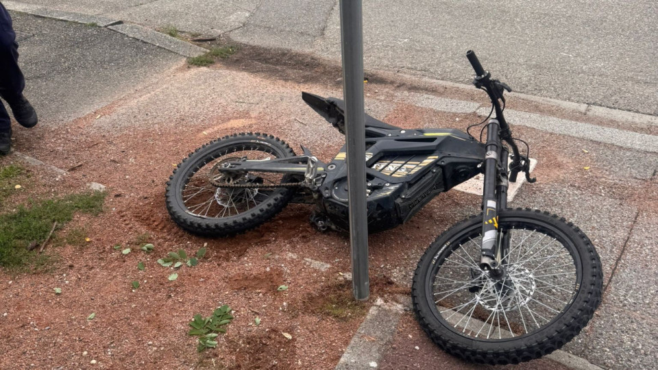 Refus d’obtempérer près de Lyon : le motard s’enfuit en abandonnant son deux-roues