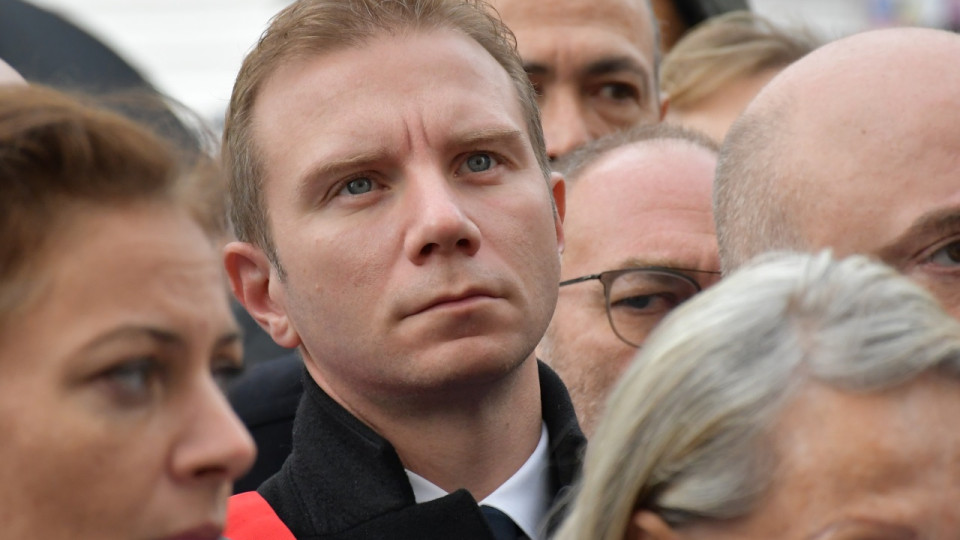 Alexandre Vincendet anticipe la dissolution et fait déjà coller des affiches