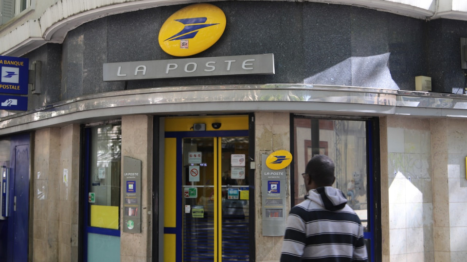 Lyon : un rassemblement festif contre la fermeture du bureau de Poste de la rue du Dauphiné