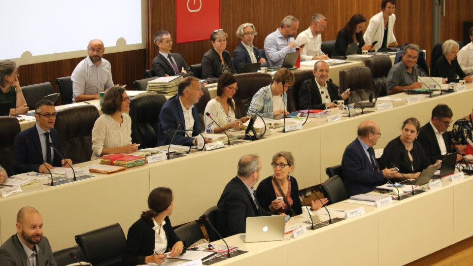 "Des rustines en urgence et au prix fort" : la droite tape sur les ajustements non anticipés des écologistes à la Métropole de Lyon