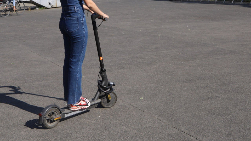 Lyon : une femme à trottinette renversée en Presqu'île, le chauffard a pris la fuite