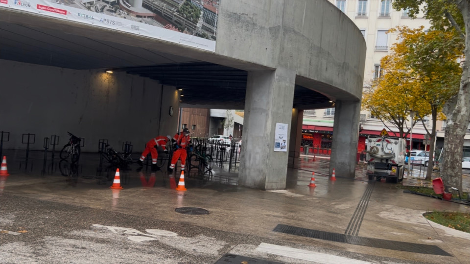 Campement de fortune évacué sous les voûtes de Perrache à Lyon : cinq occupants en situation irrégulière remis à la PAF