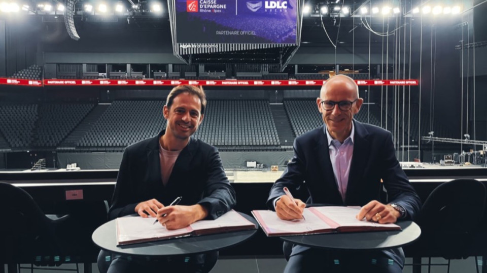 La LDLC Arena et la Caisse d’Épargne Rhône-Alpes main dans la main pour booster la vie locale