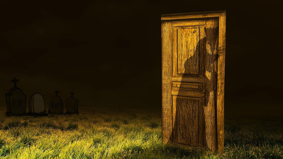 Près de Lyon : cette commune prend un arrêté autorisant… le survol des sorcières pour Halloween