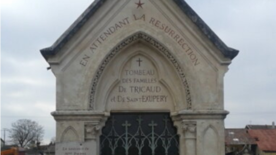 Vol de vitraux au caveau familial d’Antoine de Saint-Exupéry dans l'Ain