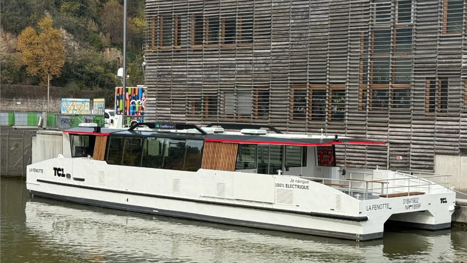 Lyon : le Navigône passe à l’électrique, une nouvelle ère pour la mobilité fluviale lyonnaise