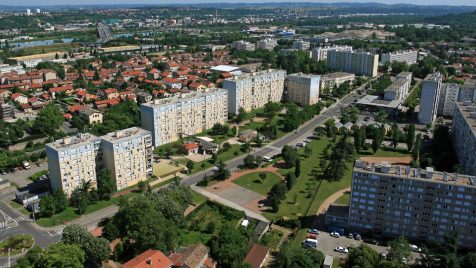 Près de Lyon : enlevé, dénudé et passé à tabac, un homme retrouvé couvert de plaies à Oullins-Pierre-Bénite