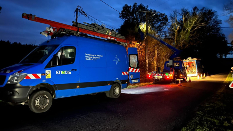 Coupure de courant nocturne à Meximieux après une série de feux de conteneurs