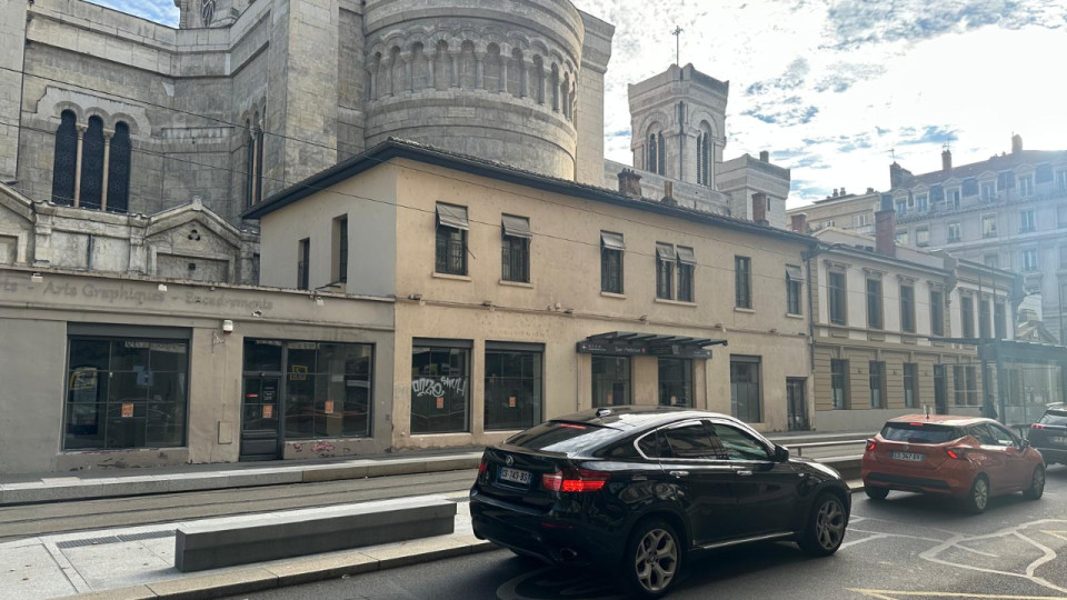 La Ville de Lyon r&eacute;cup&egrave;re gratuitement un b&acirc;timent embl&eacute;matique au nez et &agrave; la barbe d'une famille