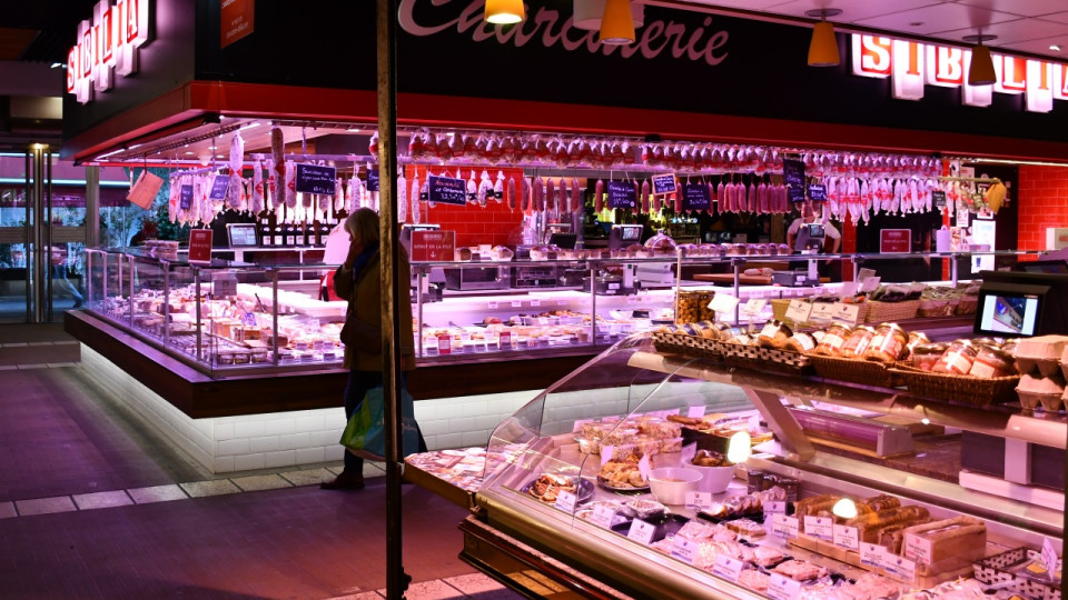 Sécurité incendie, sanitaires, circulation : il y a plus de 13 millions d’euros de travaux aux Halles Paul Bocuse de Lyon