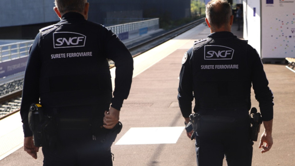 Alerte à la bombe dans un train Lyon–Nantes : arrêt d'urgence et interpellation