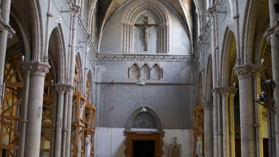 Eglise Saint-Bernard transform&eacute;e en salle d'escalade &agrave; Lyon : "Un v&eacute;ritable scandale"