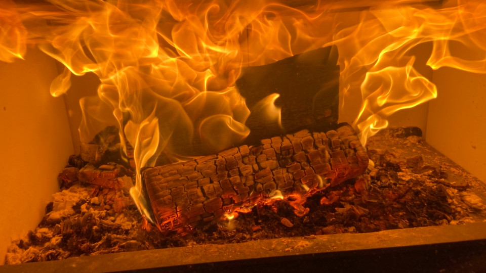 Chauffage au bois : les foyers ouverts interdits dans toute l&rsquo;agglom&eacute;ration lyonnaise &agrave; partir d&rsquo;avril 2026