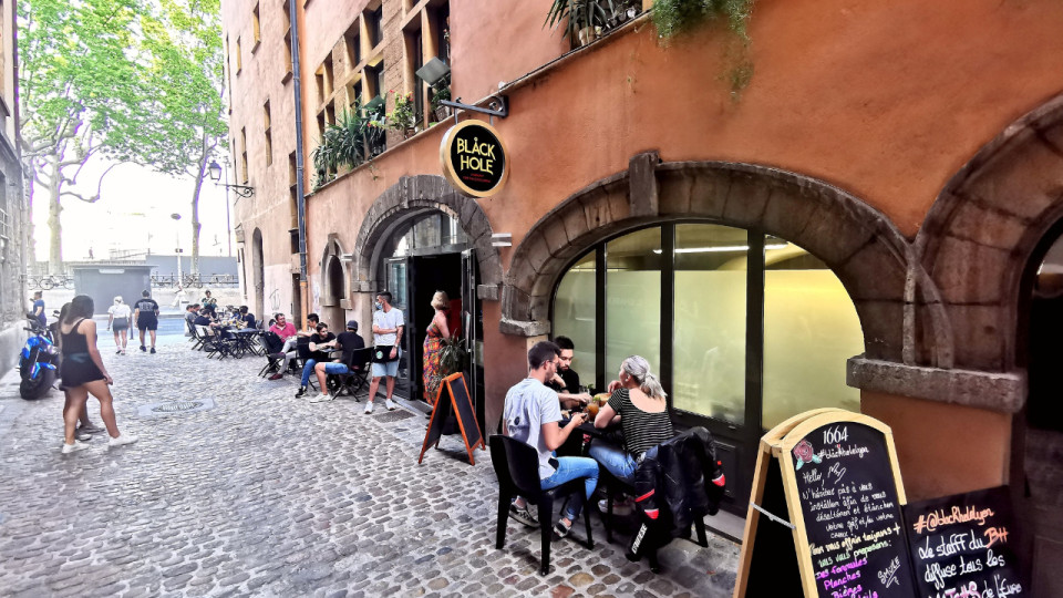 Le videur d'un bar du Vieux Lyon passe &agrave; tabac un client, il est condamn&eacute; &agrave; de la prison ferme