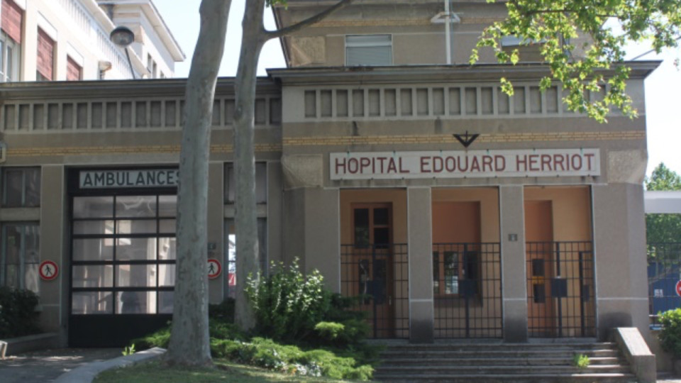 Drame de Crans-Montana : un quatri&egrave;me patient attendu ce samedi &agrave; Lyon