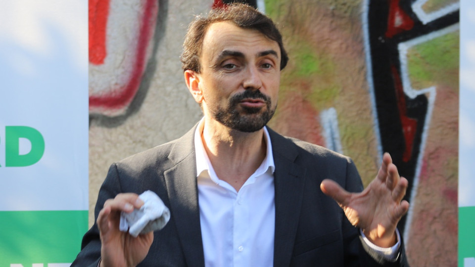 Une brigade anti-incivilit&eacute;s &agrave; Lyon ? Gr&eacute;gory Doucet promet de s'occuper des tags en 2026
