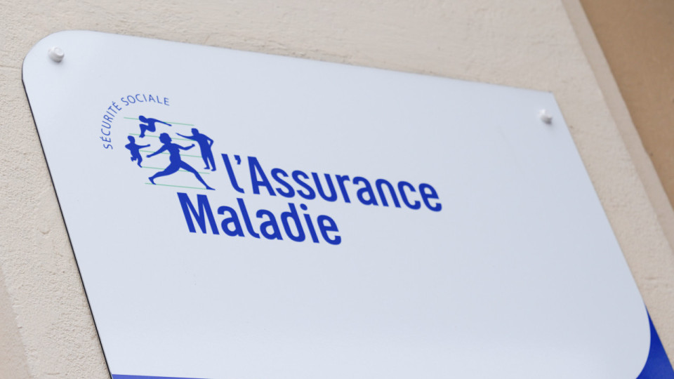 Prise en charge des soins de personnes transgenres : une audience cl&eacute; oppose la CPAM du Rh&ocirc;ne &agrave; des associations LGBTI &agrave; Lyon