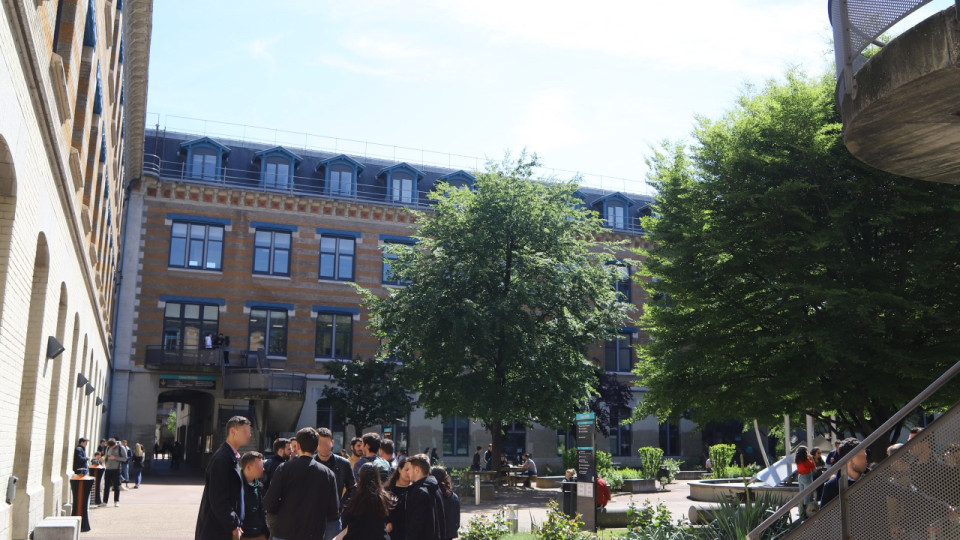 Propos racistes et sexistes : un professeur suspendu retrouve son poste &agrave; Lyon 3, les&nbsp;&eacute;tudiants font entendre leur col&egrave;re