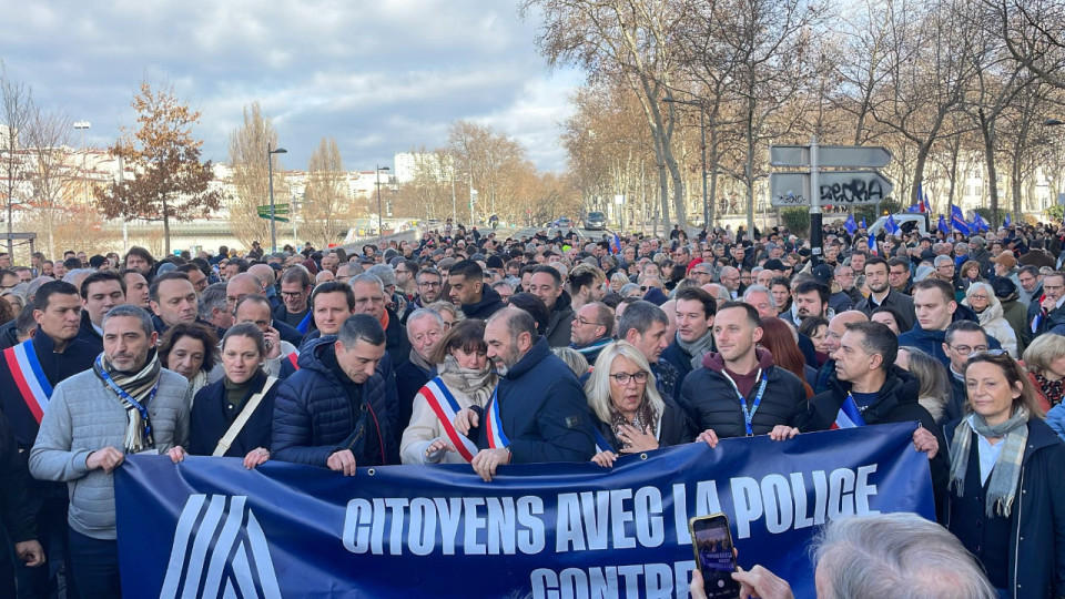 Lyon : environ 1500 personnes d&eacute;filent avec la police &agrave; l'appel d'Alliance, plusieurs &eacute;lus et candidats pr&eacute;sents dans le cort&egrave;ge