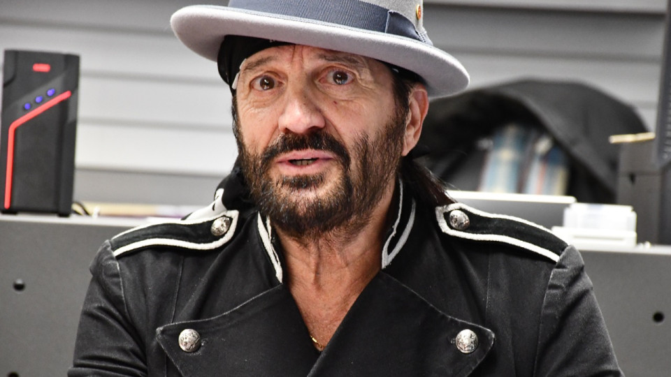 Municipales &agrave; Lyon : Francis Lalanne maintient sa candidature et d&eacute;nonce une&nbsp;"erreur de l&rsquo;administration" concernant son&nbsp;in&eacute;ligibilit&eacute;