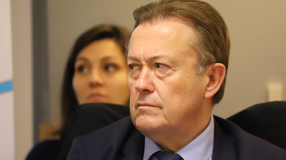 M&eacute;tropolitaines : Yves-Marie Uhlrich claque la porte et lance une liste dissidente, un duel entre maires d'Ecully &agrave; venir