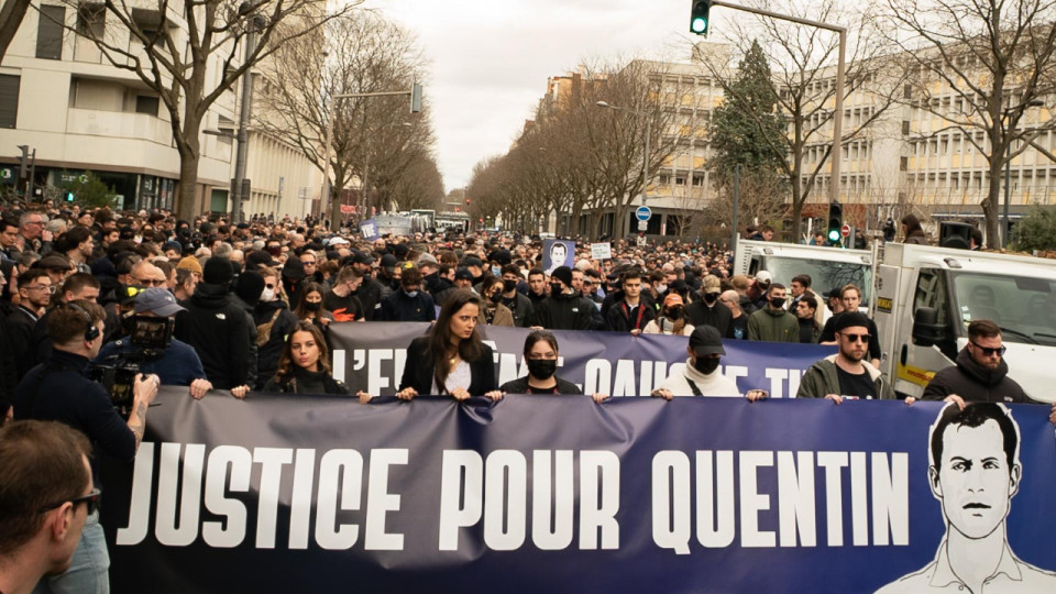 Saluts nazis et slogans racistes : deux enqu&ecirc;tes ouvertes apr&egrave;s la marche en hommage &agrave; Quentin Deranque