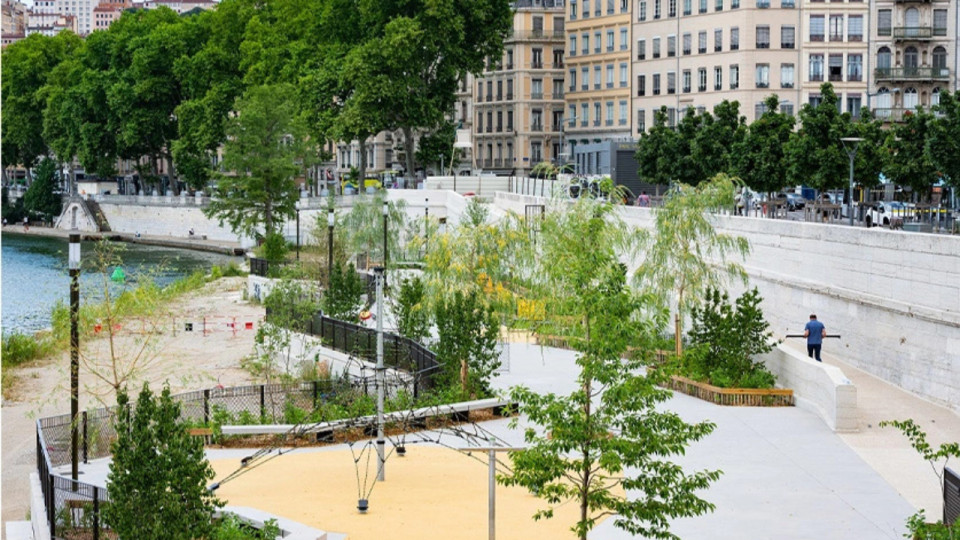 Lyon : apr&egrave;s les crues et un affaissement du quai, les Terrasses de la Presqu&rsquo;&icirc;le relanc&eacute;es