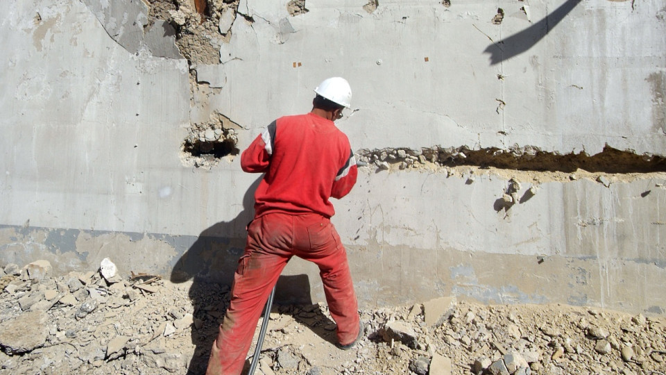 Plus de 85 millions d&rsquo;euros redress&eacute;s en 2025 en Rh&ocirc;ne-Alpes, le BTP champion du travail dissimul&eacute;