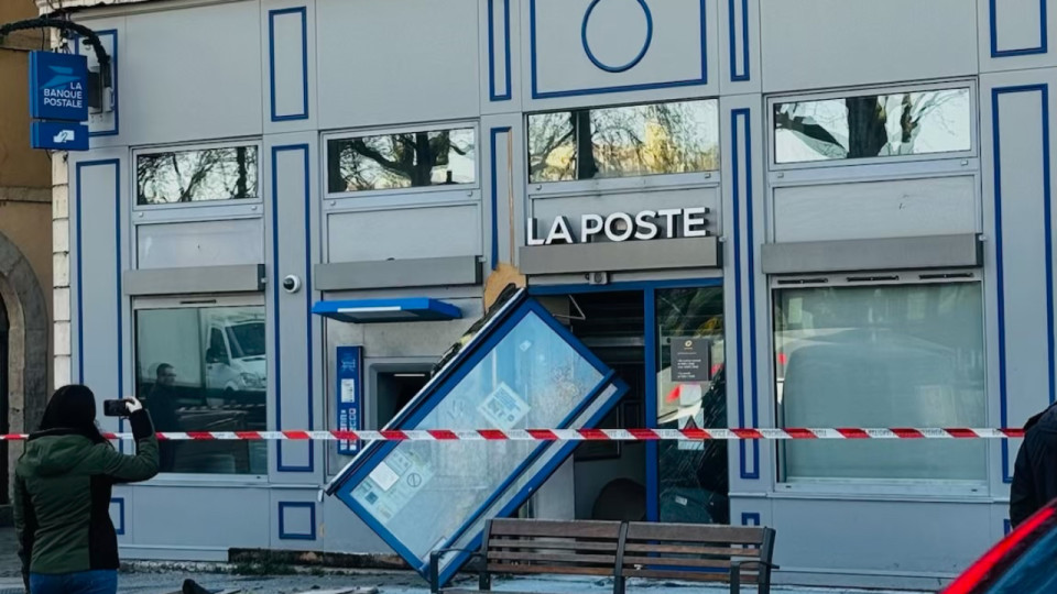 Lyon : un distributeur arrach&eacute; lors du braquage d&rsquo;un bureau de poste quai Saint-Antoine